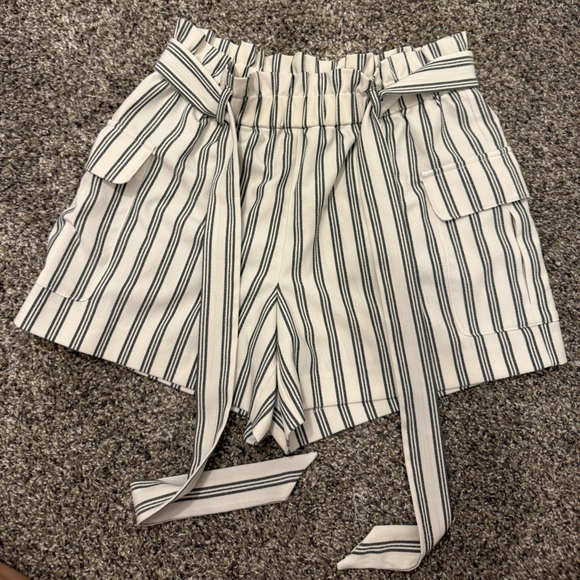 LOFT Pants - LOFT Striped Women's Shorts - Black and White